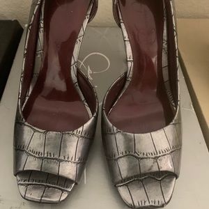 Jessica Simpson’s  6.5 heels